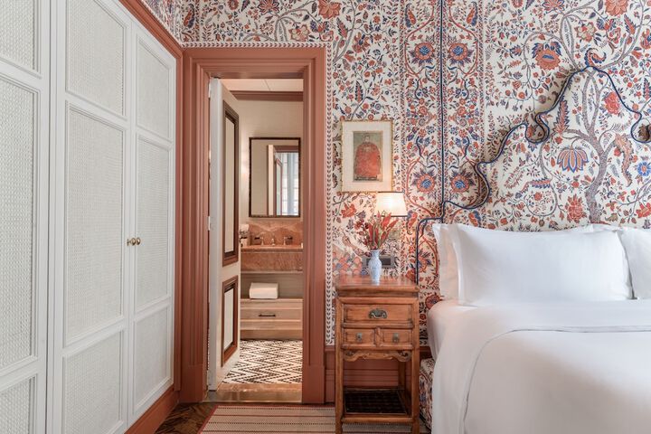 Room 25 of 232