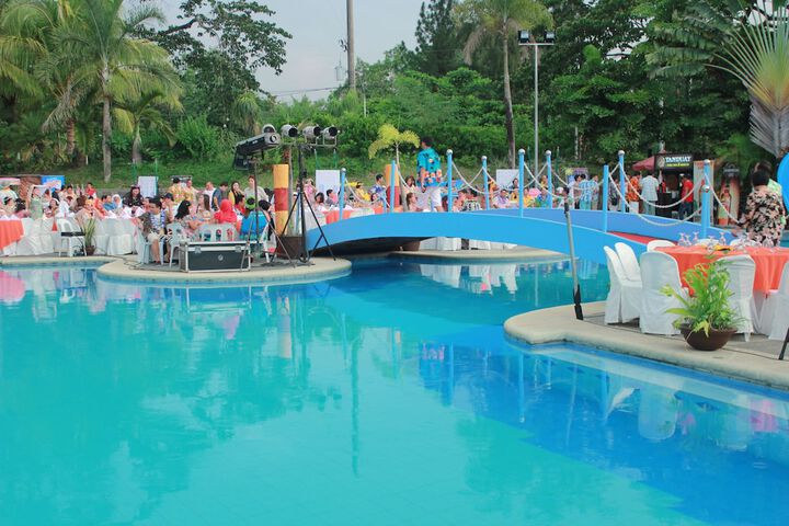 Pools & Facilities