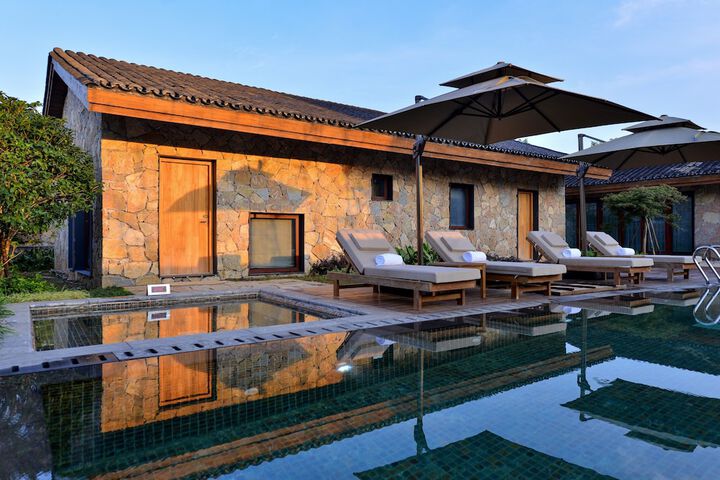 Pool 54 of 67