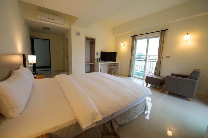 Room 10 of 48