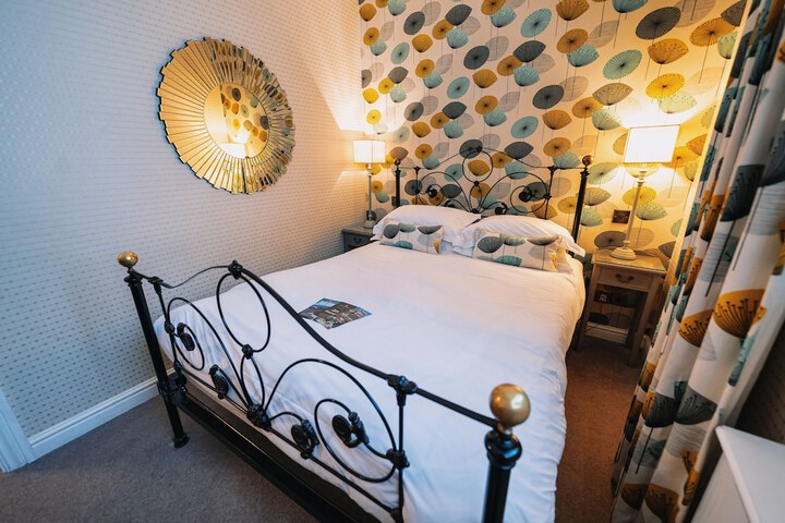 Room 52 of 178
