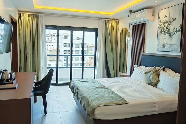 Room 18 of 29