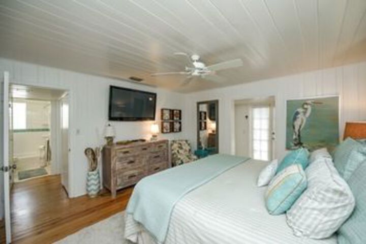 Room 5 of 27