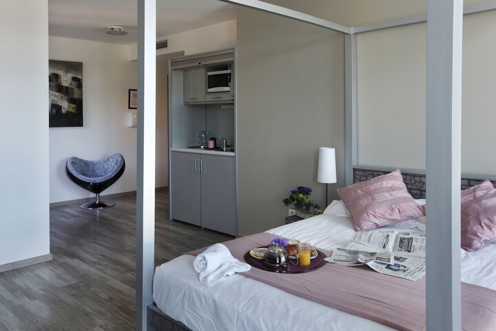 Room 2 of 50