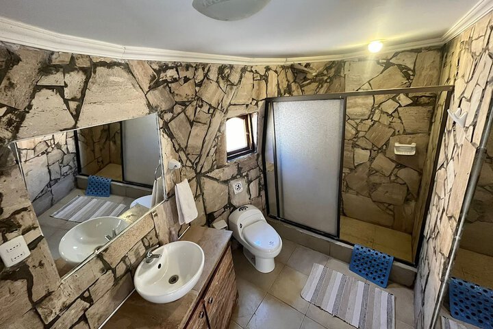 Room 10 of 26