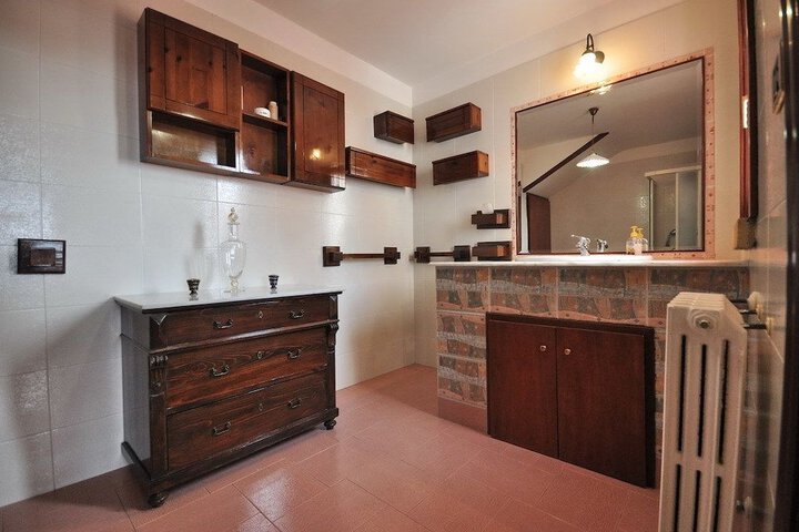 Room 8 of 39