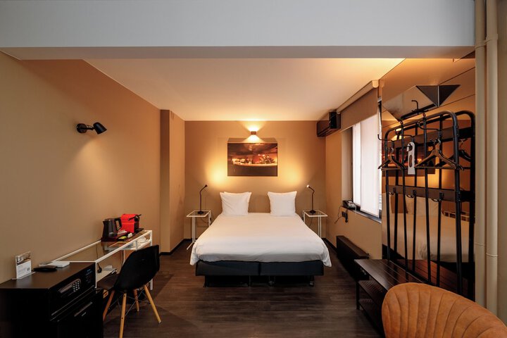 Room 45 of 119