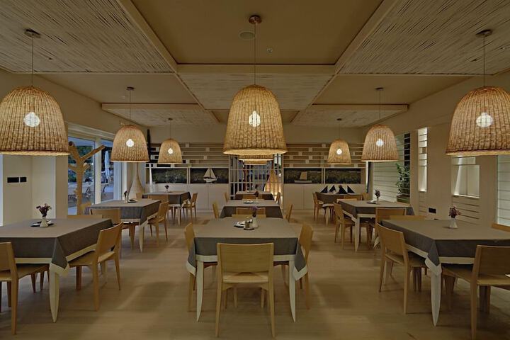 Dining Photos