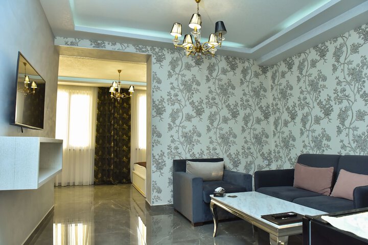 Room 12 of 22