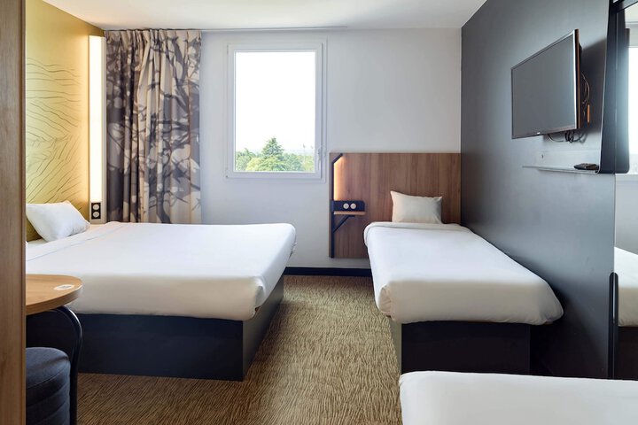 Room 18 of 37
