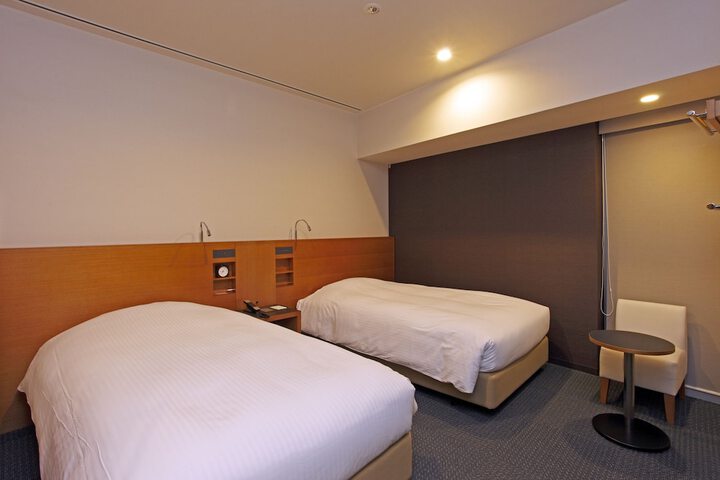 Room 5 of 36