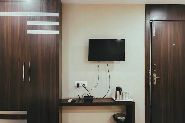 Room 19 of 53