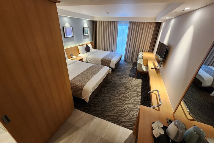 Room 22 of 143