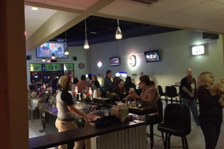 Lounge 97 of 102
