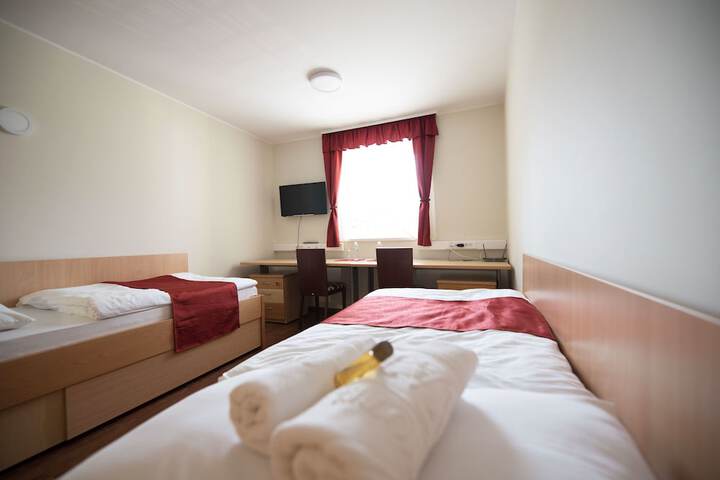 Room 43 of 69