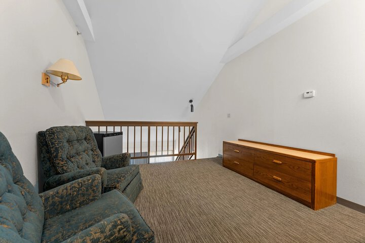 Room 18 of 68