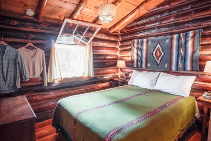 Room 7 of 211