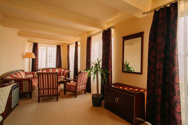 Room 11 of 60