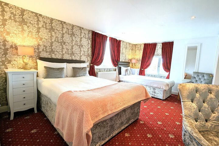 Room 32 of 93