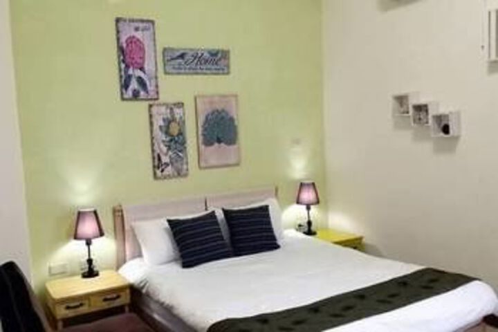 Room 12 of 17