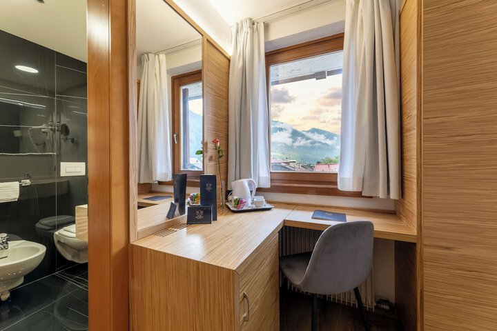 Room 56 of 180