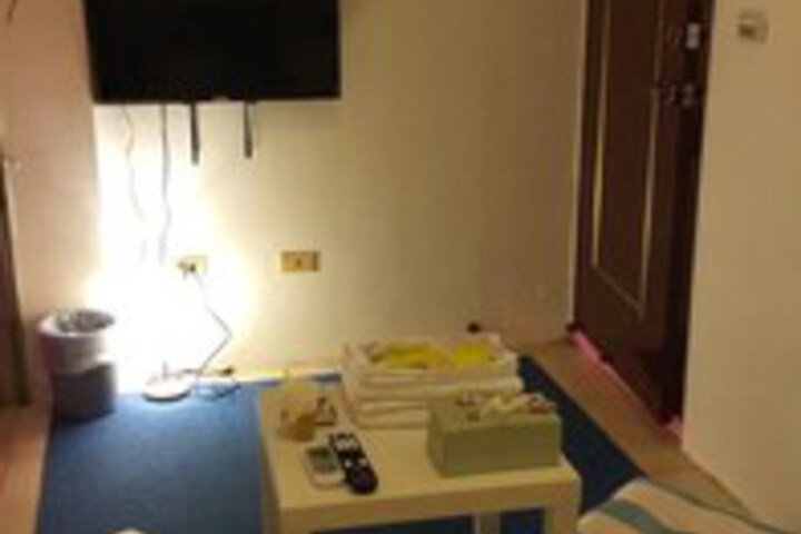 Room 3 of 16
