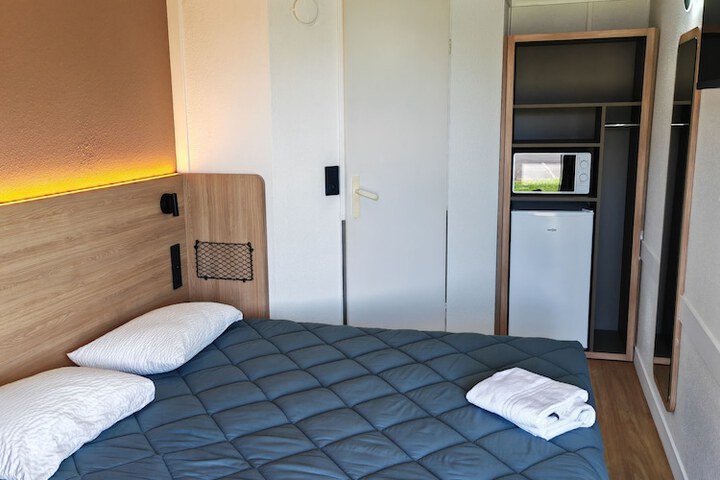 Room 4 of 48