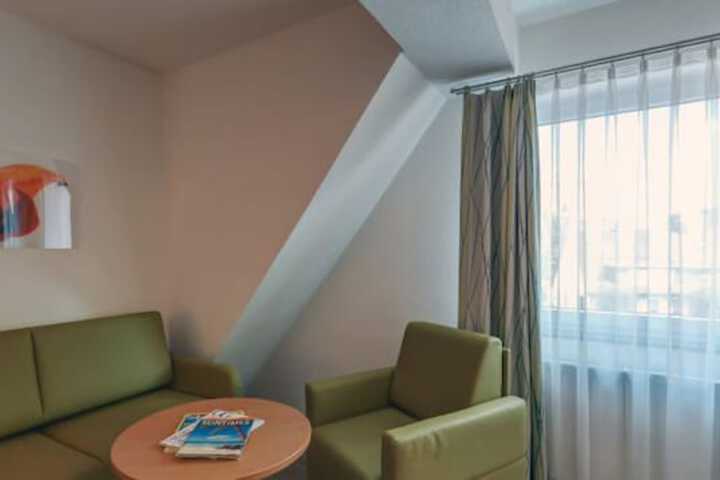 Room 9 of 21