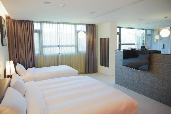 Room 29 of 48