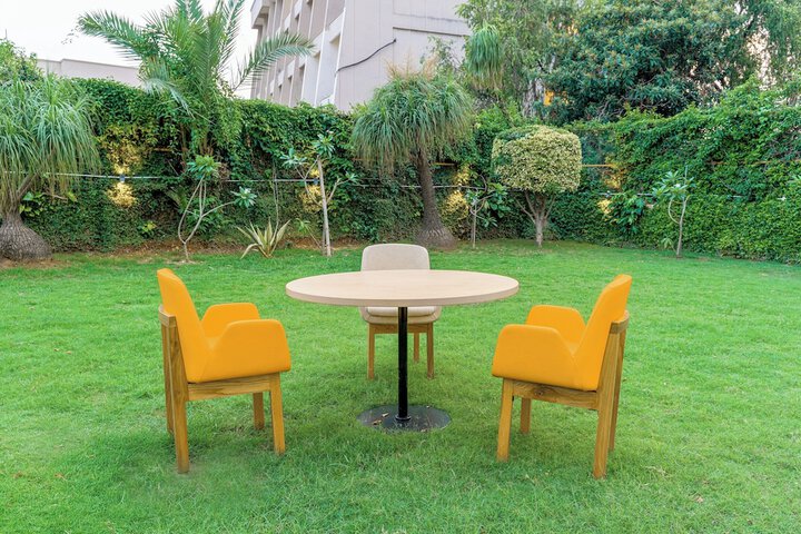 Hotel Exterior 31 of 32