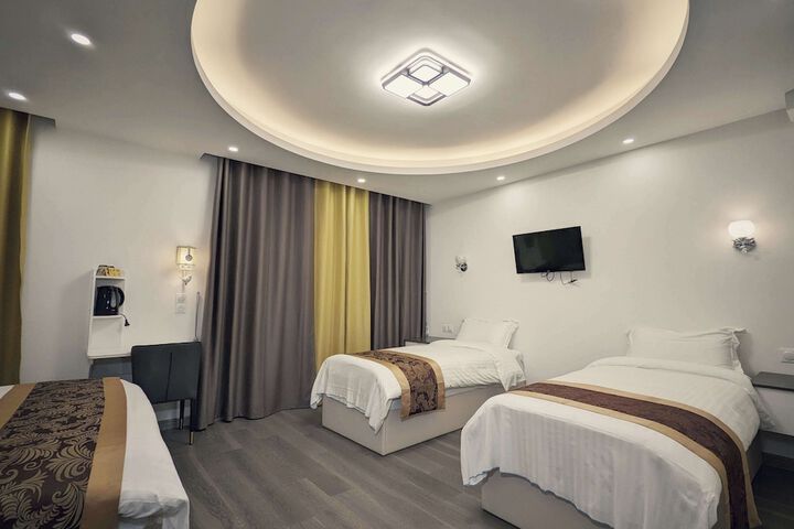 Room 21 of 37