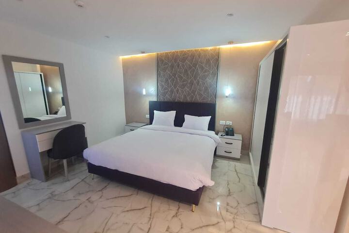 Room 11 of 85
