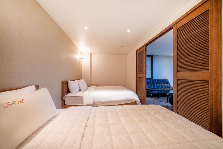 Room 104 of 107