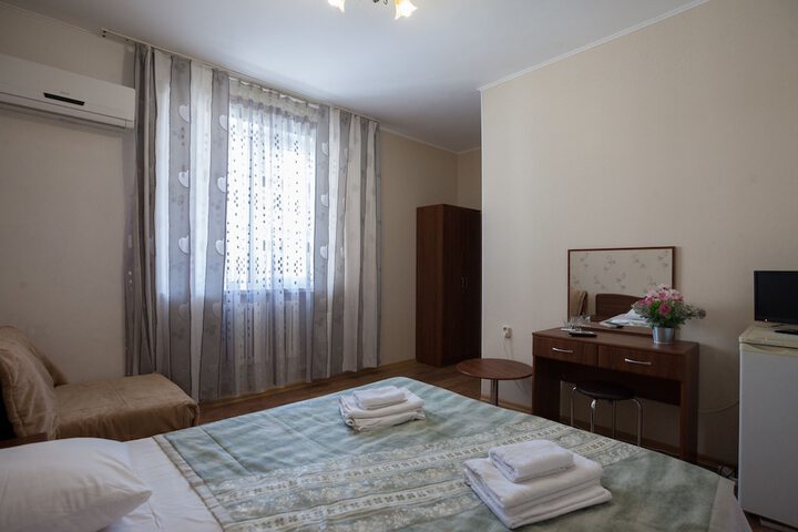 Room 5 of 42