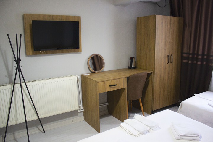 Room 12 of 21