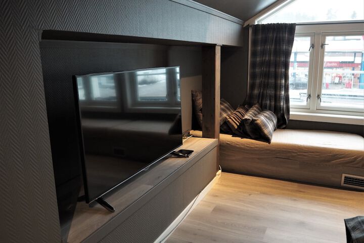 Room 10 of 31