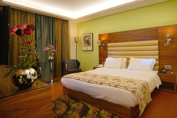 Room 6 of 61