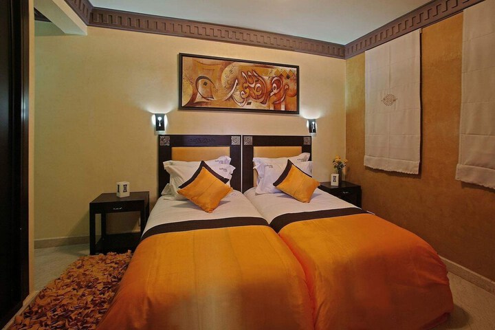 Room 8 of 33