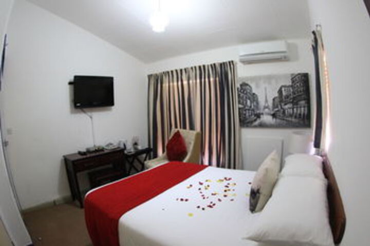 Room 51 of 66