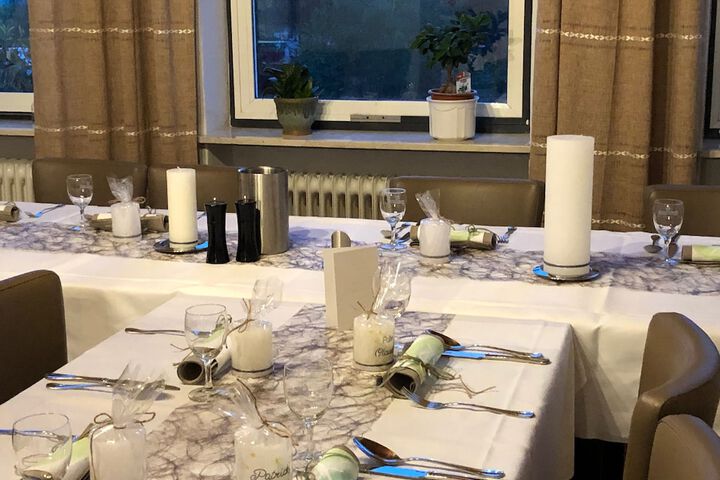 Dining 38 of 45