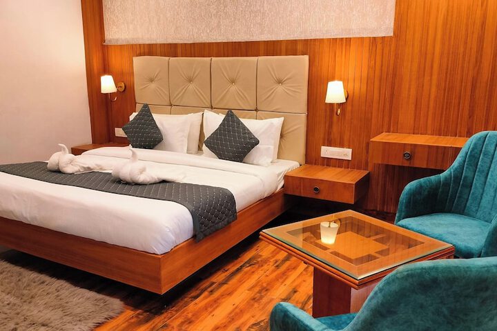 Room 8 of 20