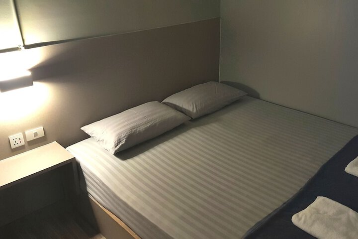 Room 13 of 46