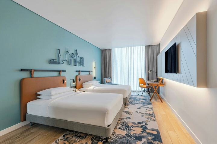 Room 16 of 48