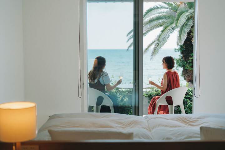 Room 10 of 42