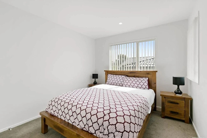 Room 6 of 16