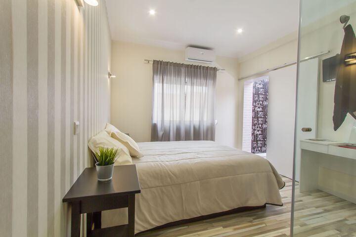 Room 6 of 15