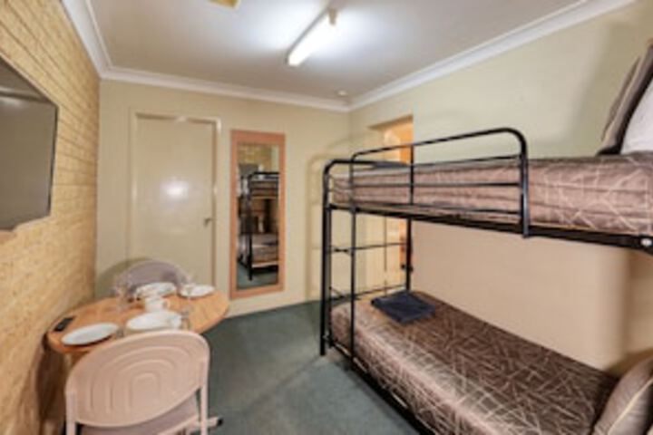 Room 22 of 99