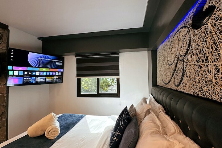 Room 34 of 80