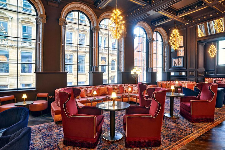 Lounge 53 of 73