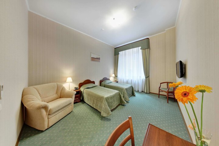 Room 10 of 49